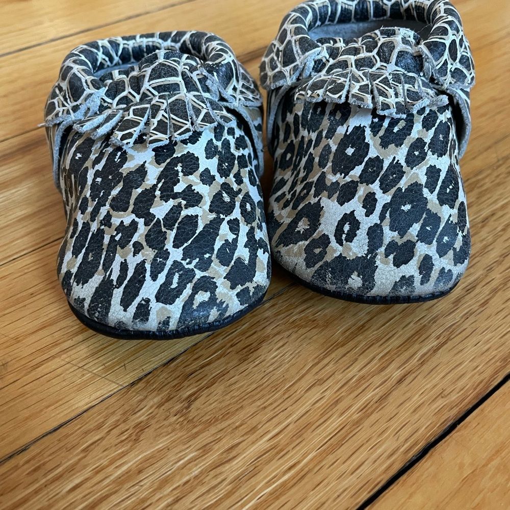 Leopard Print Kid Freshly Picked Baby Leather Moccasins - Size 3 - Picture 3 of 5